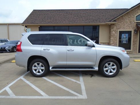 Used 2010 Lexus GX 460 image 5