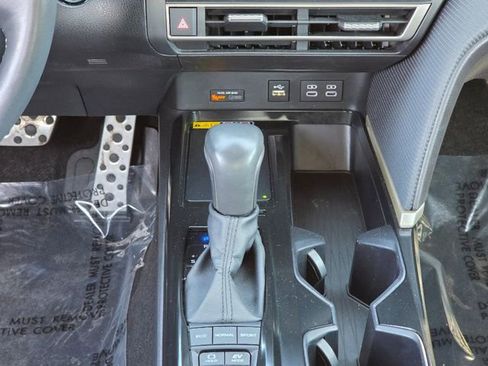 Used 2025 Toyota Camry SE w/ Convenience Package image 29