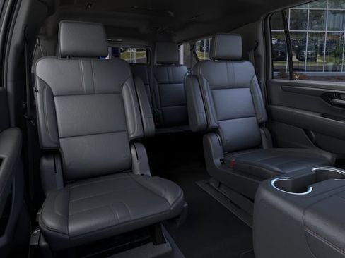New 2026 Chevrolet Suburban RST w/ RST Capability Package AWD/4WD image 17