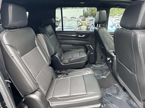 Used 2024 GMC Yukon XL Denali AWD/4WD image 16