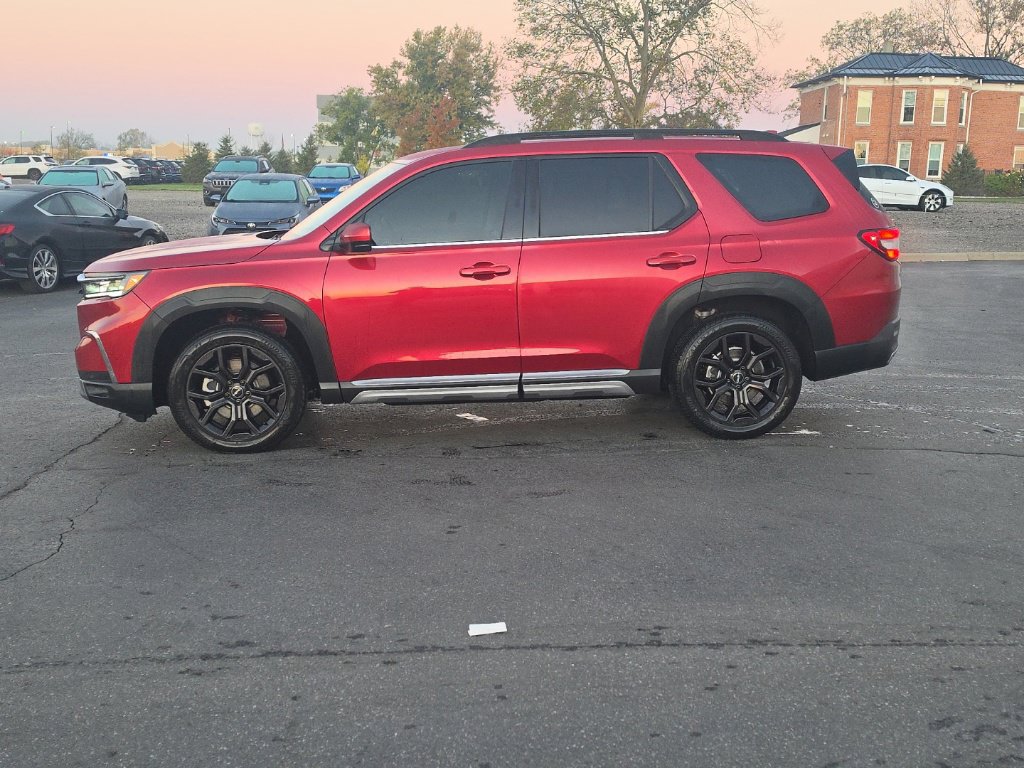 Used 2025 Honda Pilot Touring image 4