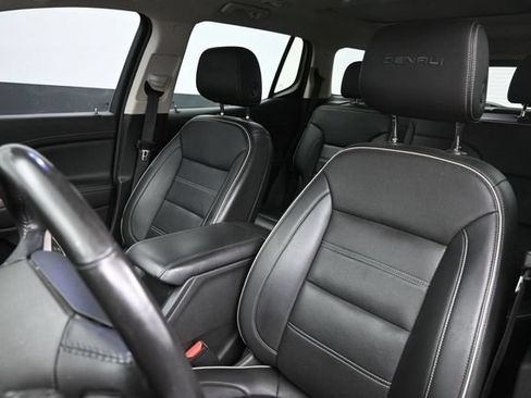 Used 2021 GMC Acadia Denali w/ Denali Technology Package AWD/4WD image 11