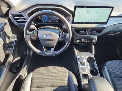 Used 2025 Ford Escape SE image 12