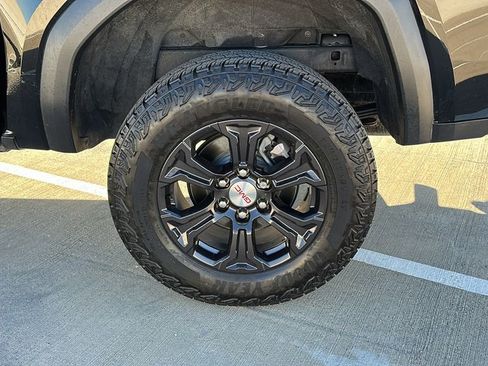 Used 2024 GMC Canyon Elevation w/ Convenience Package image 17