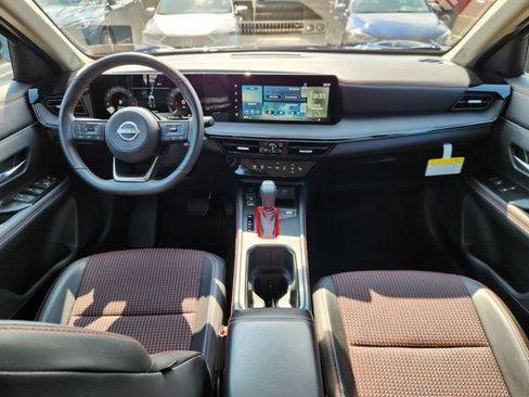 Certified 2025 Nissan Kicks SR w/ SR Premium Package AWD/4WD image 8