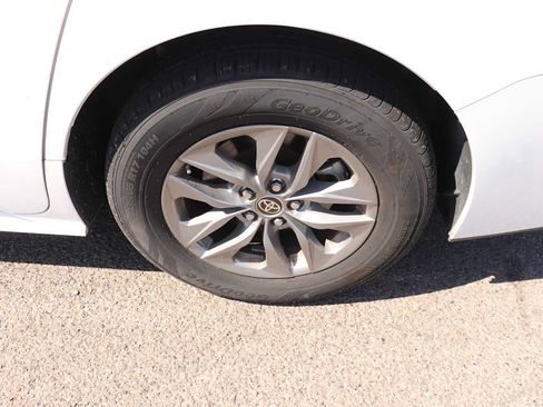 Used 2022 Toyota Sienna LE FWD image 9