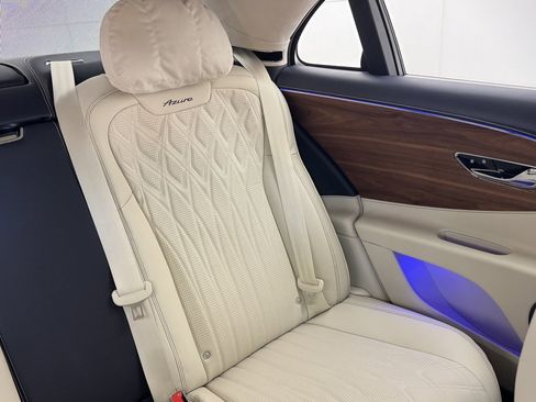 New 2026 Bentley Flying Spur Azure image 18