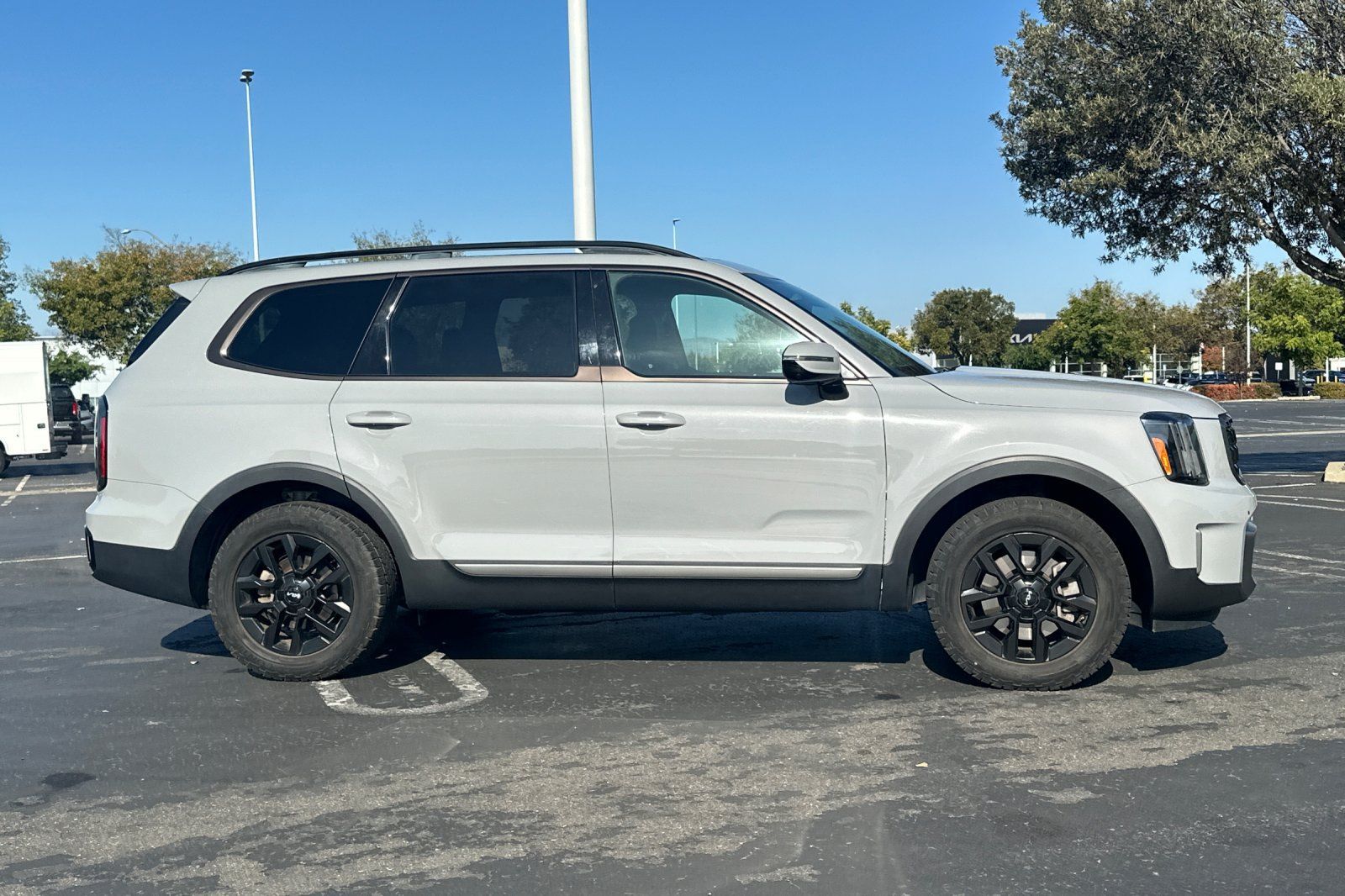 Used 2023 Kia Telluride SX X-Pro AWD/4WD image 3