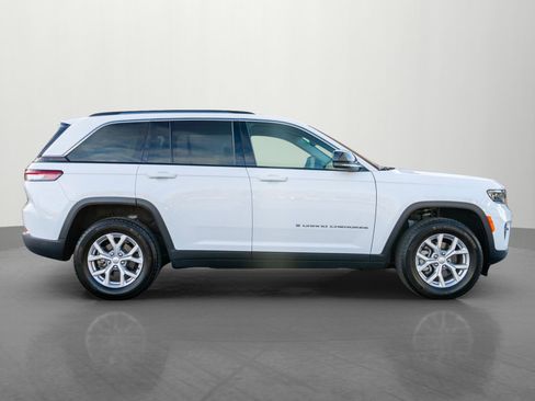 Used 2024 Jeep Grand Cherokee Limited image 8