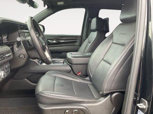 Used 2024 GMC Yukon XL Denali w/ Advanced Technology Package AWD/4WD image 9