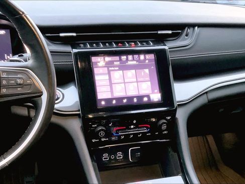 Used 2021 Jeep Grand Cherokee L Laredo w/ Luxury Tech Group I image 13