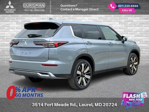 New 2025 Mitsubishi Outlander SE image 3