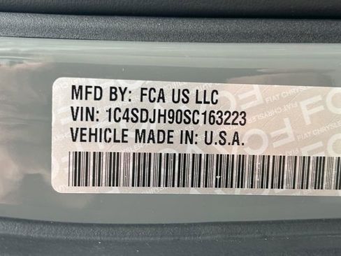 Used 2025 Dodge Durango SRT Hellcat w/ Trailer Tow Group IV image 32