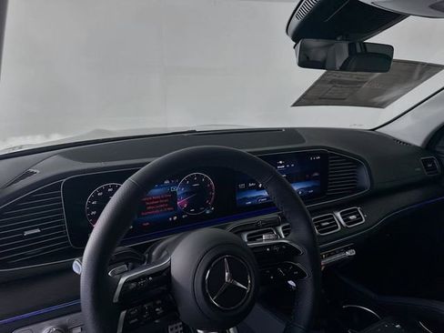 New 2026 Mercedes-Benz GLS 450 4MATIC image 9