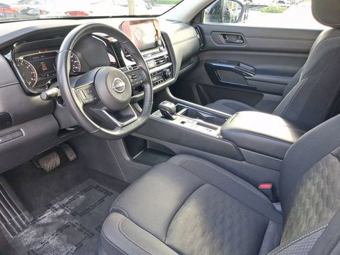 Certified 2024 Nissan Pathfinder SV FWD image 13