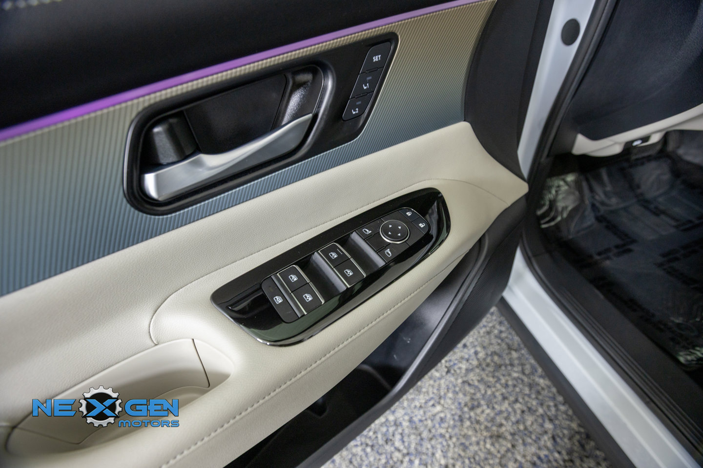 Used 2025 Nissan Murano SL AWD/4WD image 13