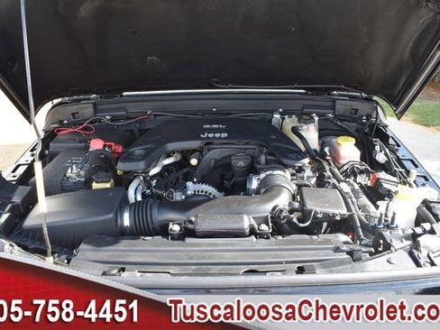 Used 2018 Jeep Wrangler Unlimited Sport S image 37