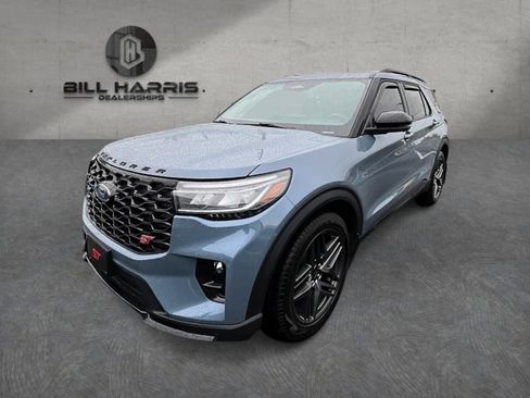 Used 2025 Ford Explorer ST AWD/4WD image 1
