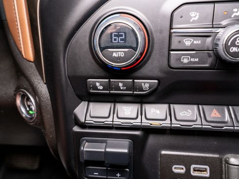 Used 2023 Chevrolet Silverado 2500 High Country image 27