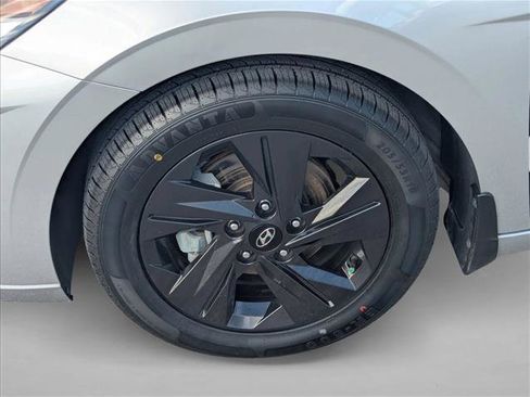 Used 2022 Hyundai Elantra SEL image 22