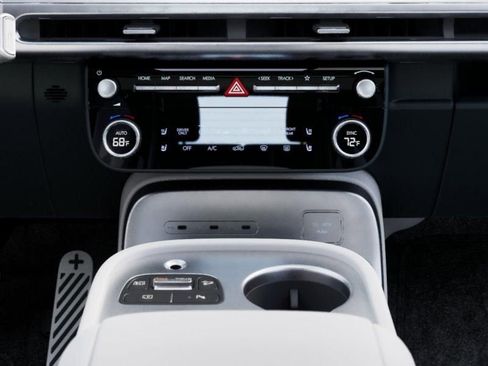 New 2026 Hyundai Ioniq 9 Calligraphy AWD/4WD image 16