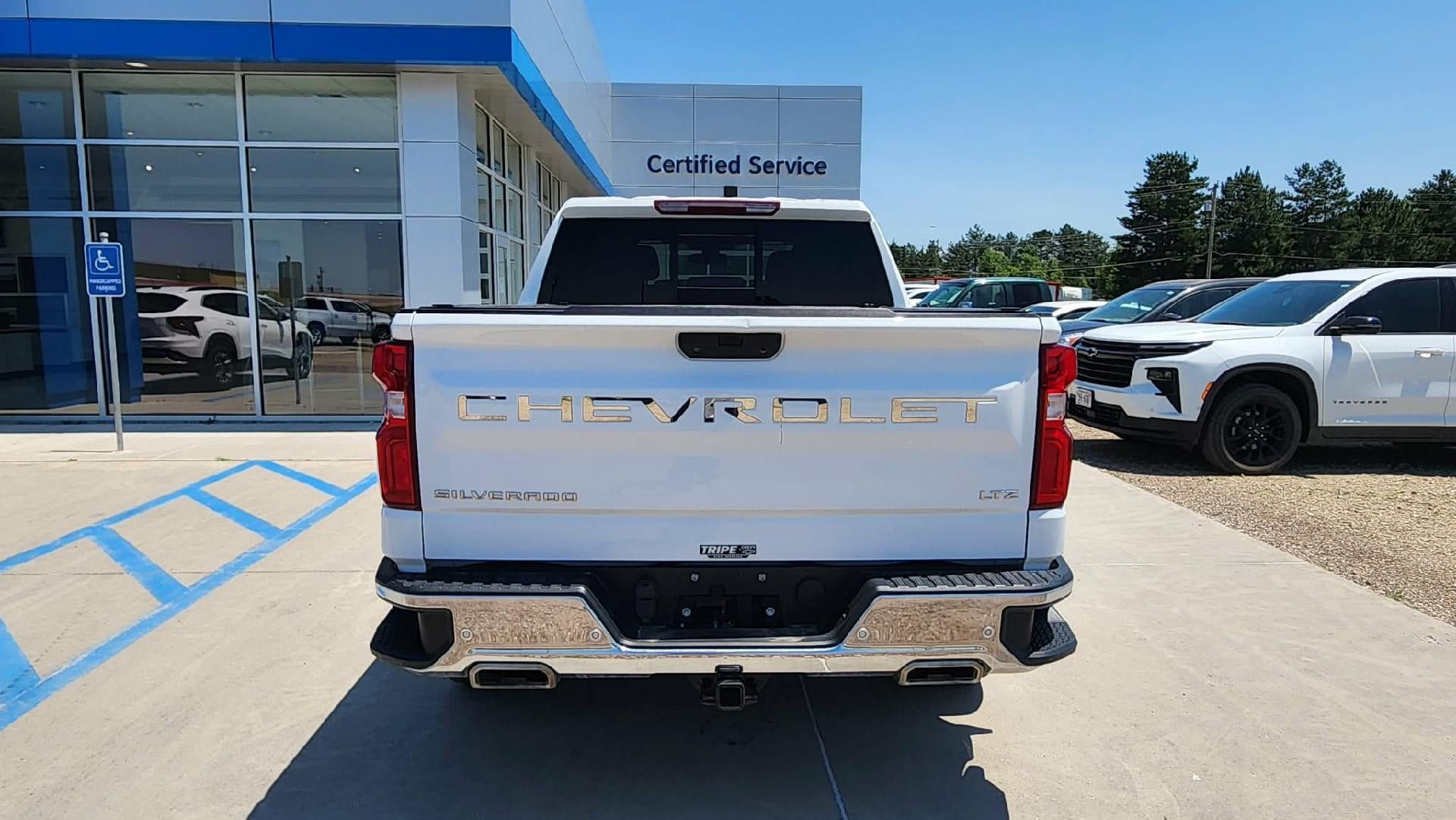 Used 2020 Chevrolet Silverado 1500 LTZ w/ LTZ Premium Package AWD/4WD image 5