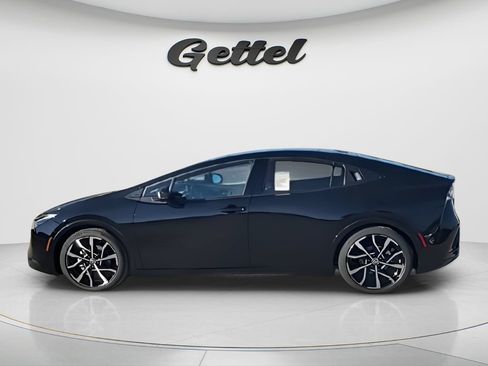 New 2026 Toyota Prius Plug-In Hybrid FWD image 9