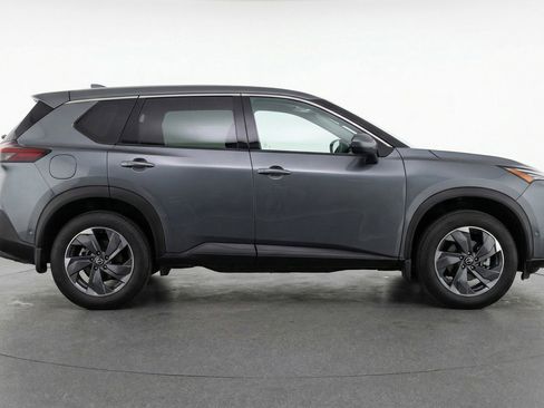 Used 2025 Nissan Rogue SV image 11