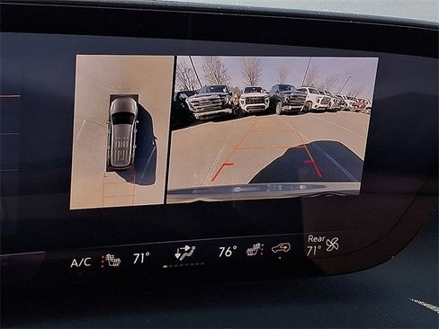 Used 2025 Buick Enclave Preferred image 18