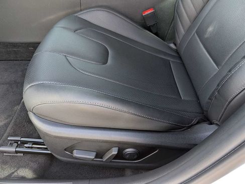 Used 2026 Hyundai Elantra Limited FWD image 27