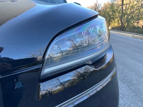 Used 2023 Lincoln Aviator AWD image 10