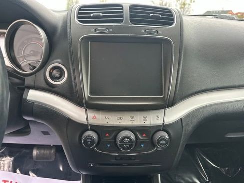 Used 2017 Dodge Journey GT w/ Driver Convenience Group FWD image 14