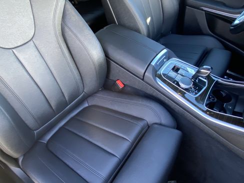 Used 2020 BMW X5 xDrive40i w/ Premium Package image 11