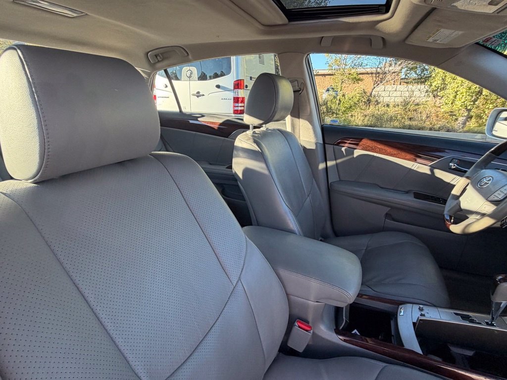 Used 2008 Toyota Avalon Limited FWD image 12