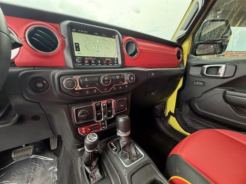 Used 2023 Jeep Wrangler Unlimited Rubicon w/ Safety Group AWD/4WD image 23