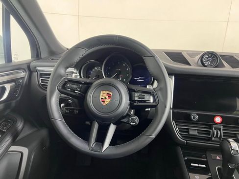 Certified 2026 Porsche Macan AWD/4WD image 23