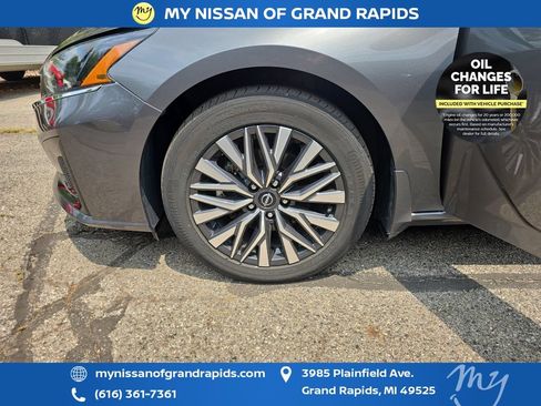 Used 2023 Nissan Altima 2.5 SV w/ SV Premium Package AWD/4WD image 31