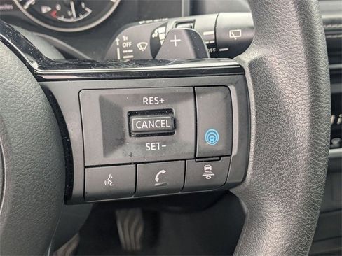 Used 2023 Nissan Rogue SV image 18