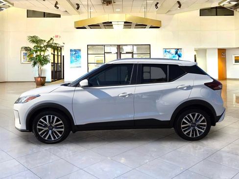 Certified 2023 Nissan Kicks SV FWD image 8