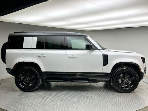 Certified 2025 Land Rover Defender 110 X-Dynamic SE image 14