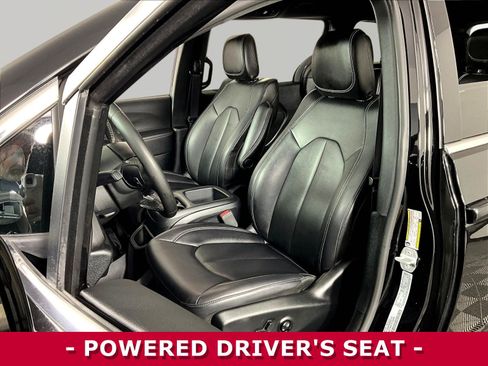 Used 2025 Chrysler Pacifica Select FWD image 20