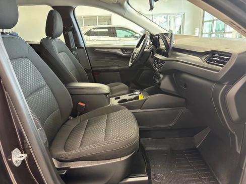 Used 2023 Ford Escape Active w/ Tech Pack #1 AWD/4WD image 14