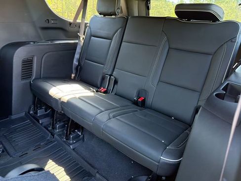 Used 2021 GMC Yukon XL SLT w/ Rear Media and Nav Package AWD/4WD image 27