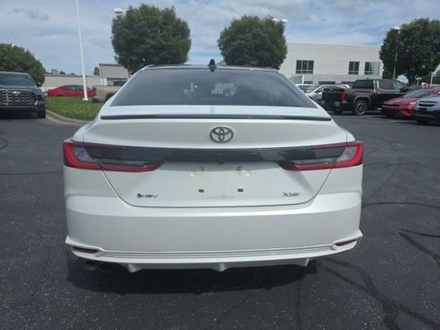 Used 2025 Toyota Camry XSE FWD image 8
