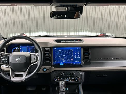 Used 2023 Ford Bronco Wildtrak image 32