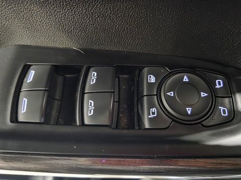 Used 2019 Chevrolet Silverado 1500 LTZ image 17