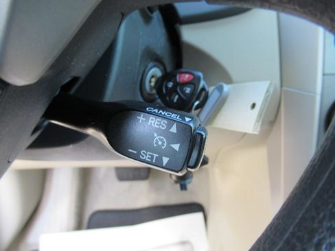 Used 2013 Toyota Corolla LE FWD image 24