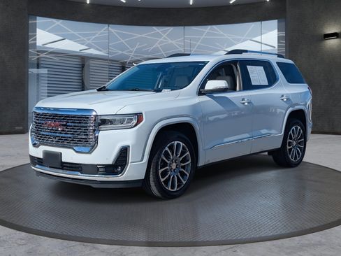 Used 2021 GMC Acadia Denali w/ Denali Technology Package image 2