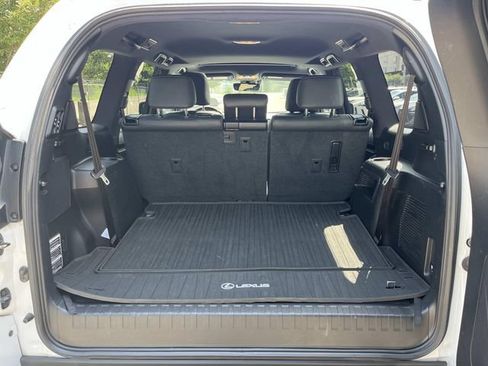 Used 2021 Lexus GX 460 Luxury w/ Accessory Package AWD/4WD image 22