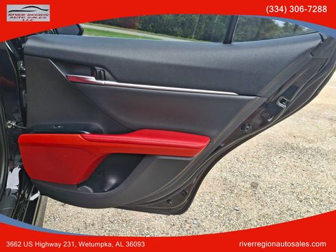 Used 2020 Toyota Camry XSE image 15